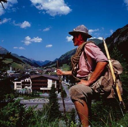Hotel Lech im Sommer