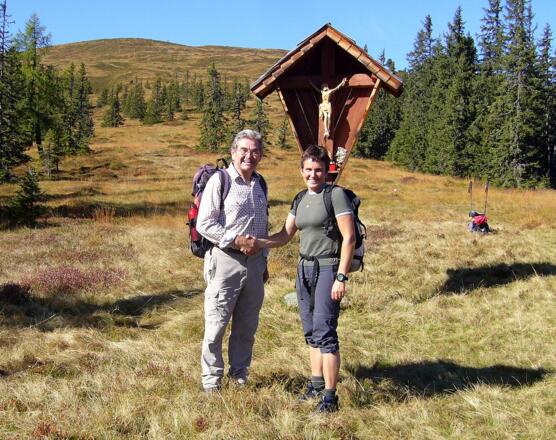 Wetterkreuz und im Hintergrund die Filzenhöhe