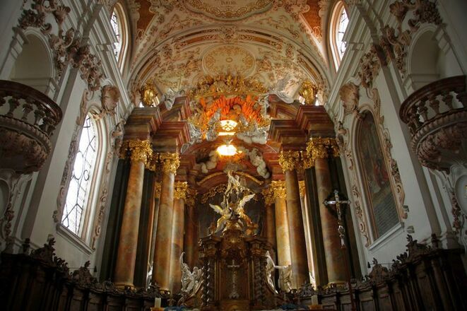 Meisterwerk des Barocks - Altar in der Klosterkirche Rohr in Niederbayern