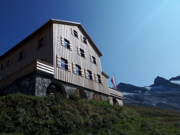 Neue Thüringer Hütte mit Schwarzkopf