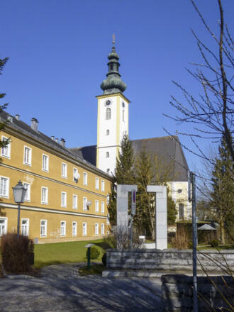 Katholische Pfarrkirche in Peuerbach. Z02