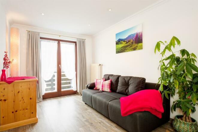 großes Doppelzimmer mit Wohnbereich und Balkon