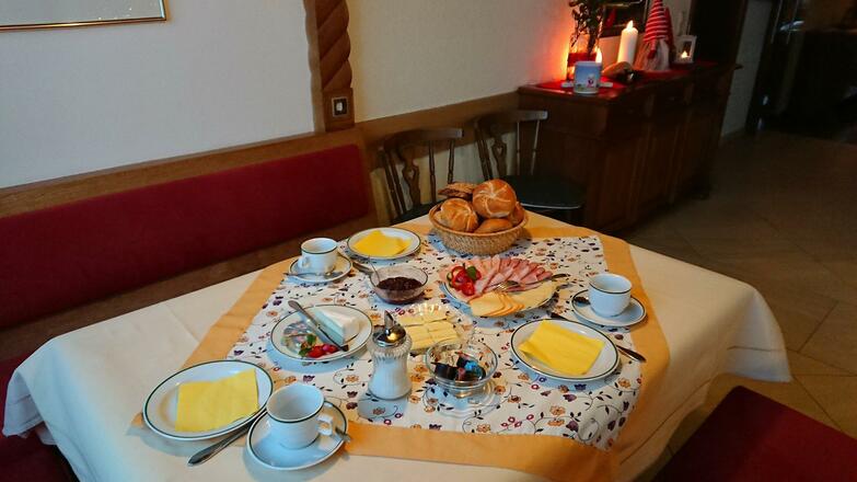 26179614_1529661417124862_1423113617_o