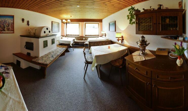 Gästehaus Elfi Frühstück-/Aufenthaltsraum