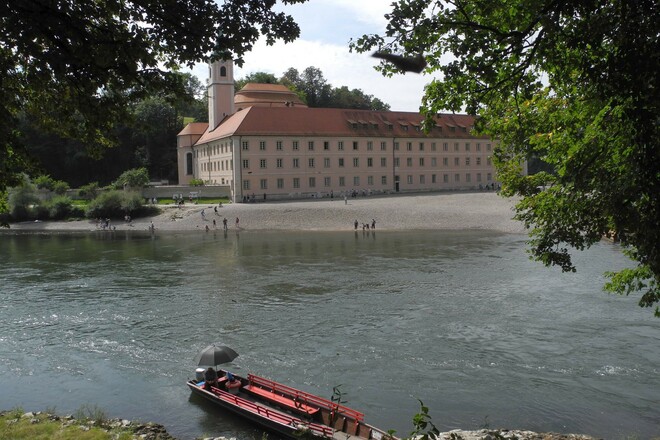 Donauroute - Mit der Zille zum Kloster Weltenburg übersetzen.