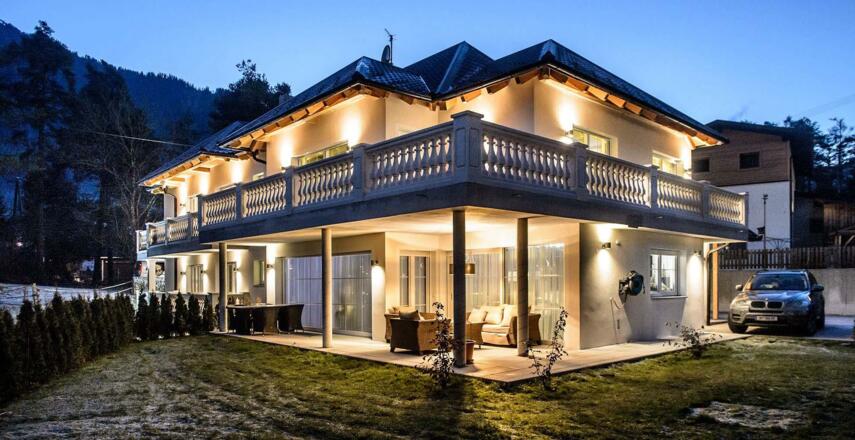 Villa Ambach by night