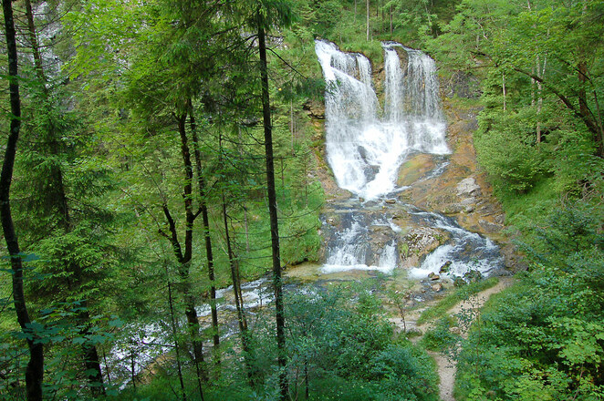Die wunderschönen Weißbach-Wasserfälle