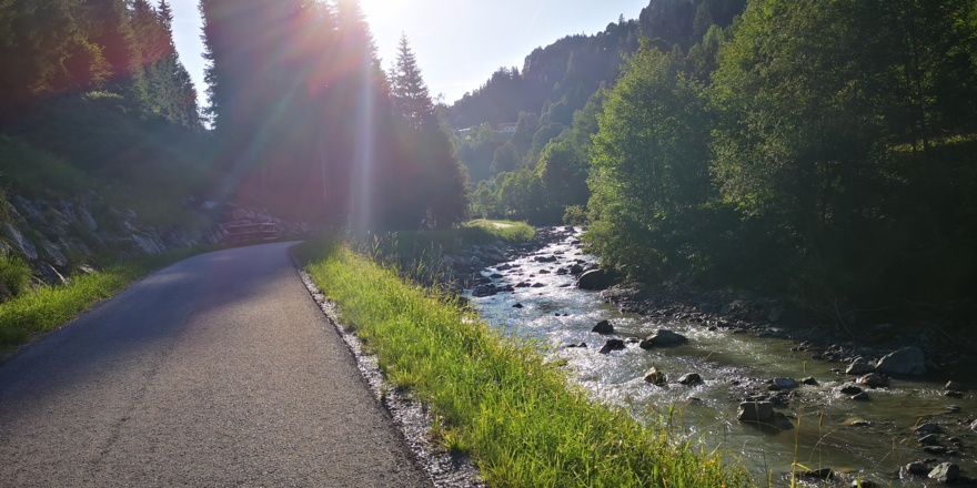 Der Sonne entgegen am Glemmtal Radweg