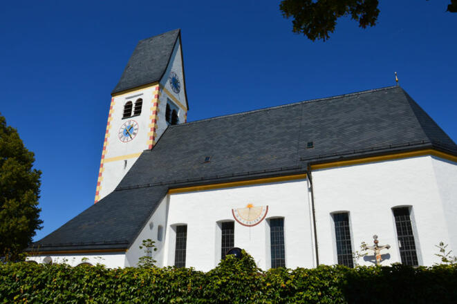 Pfarrkirche Mariä Himmelfahrt Vagen