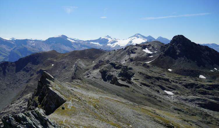 Ausblick Lizumer Sonnenspitze Richtung Süden (Hintertuxer Gletscher, Lizumer Reckner)