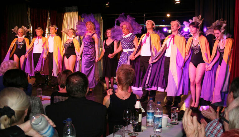 Cabaret im Tam-Ost.