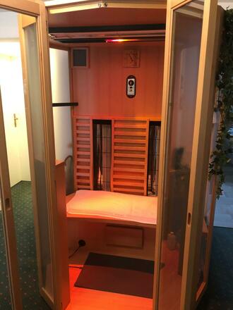 Infrarotkabine Physiotherm mit Farbwechsel und Musik