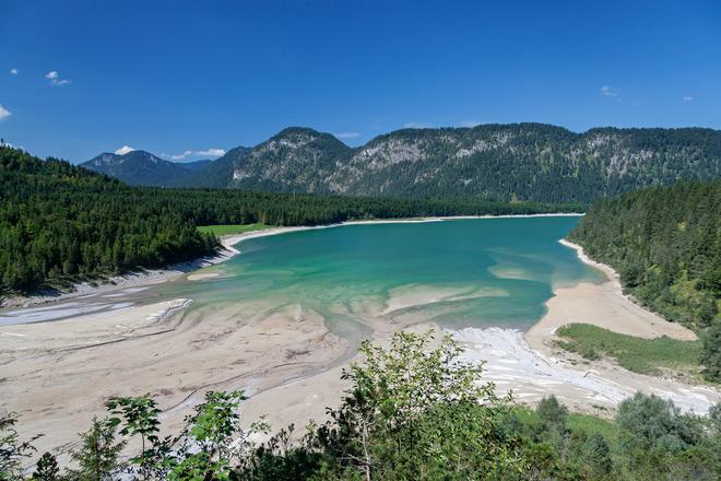 Isareinlauf Sylvensteinsee mit Flussbett