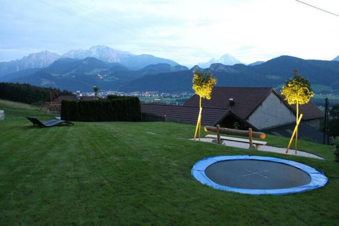 Trampolin im Garten!