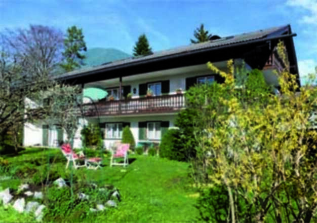 Unser Haus, zentral aber ruhig gelegen mit großem Garten