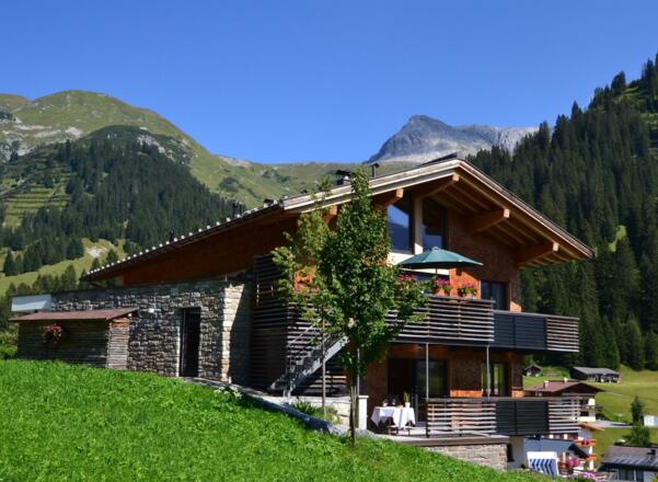 Chalet Hus Hörili im Sommer