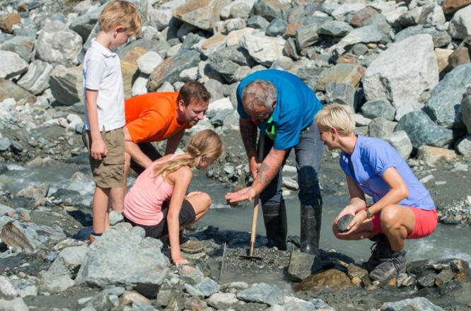 Smaragdschürfen bei Mure Almgasthof Alpenrose