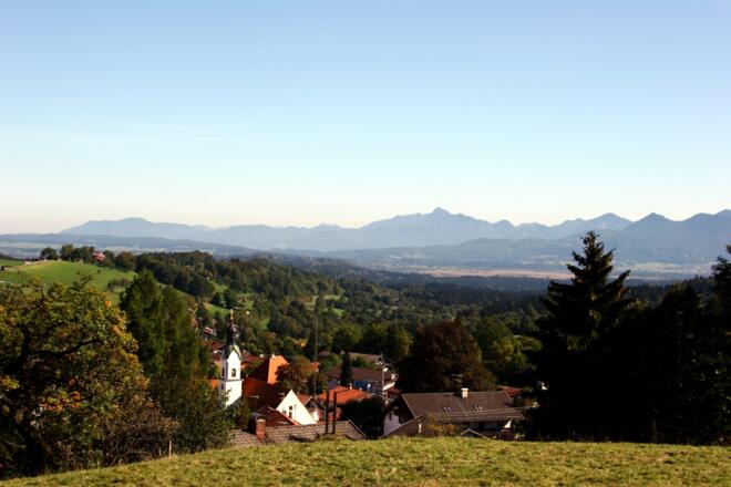 Blick über Bad Kohlgrub Richtung Murnauer Moos