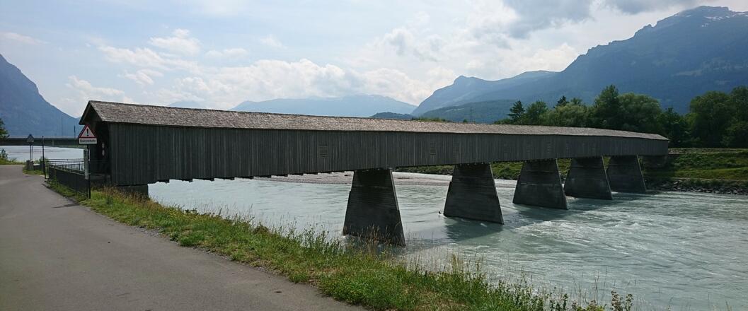 Holubrücke über den Rhein bei Vaduz