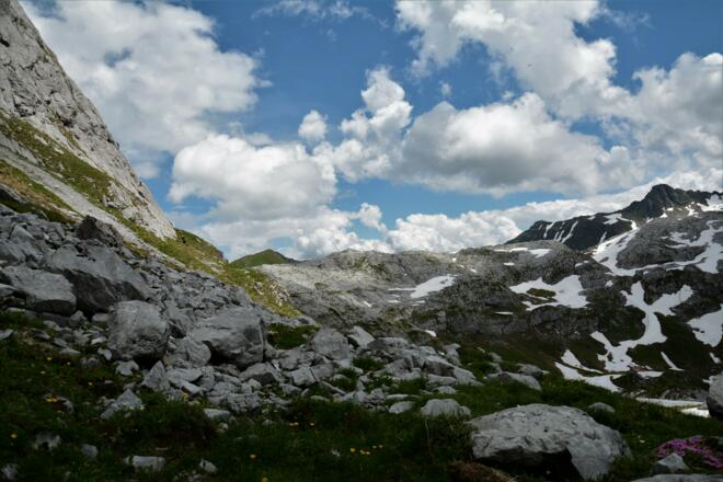 Blick in die Karstlandschaft Gruoben