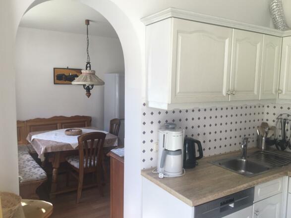 Von der Küche ins Esszimmer