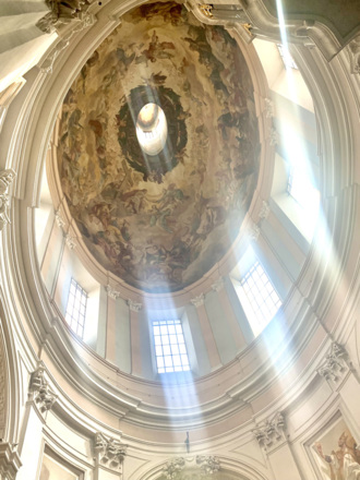 Tambour Kuppel der Dreifaltigkeitskirche in Salzburg