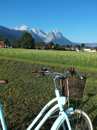 Blick auf das Alpspitz-, Zugspitzgebirge