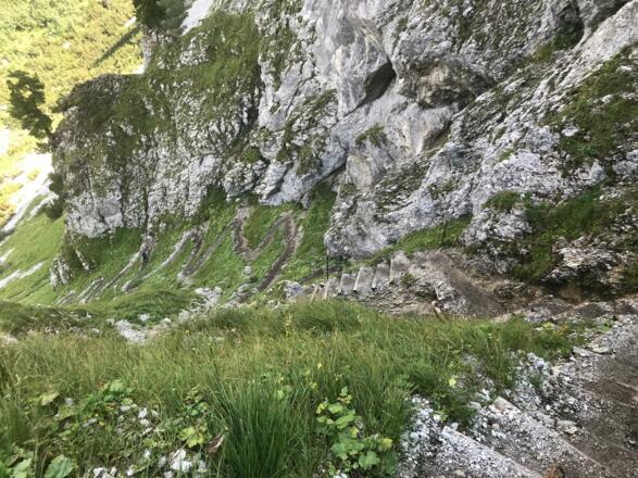 Serpentinen an der Durchgangscharte