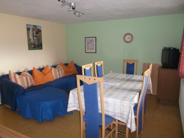 Wohnküche von Ferienwohnung mit Balkon