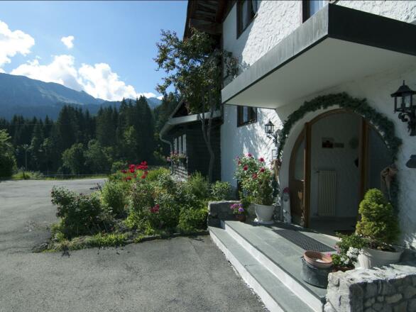 walmendinger-haus-eingang-m