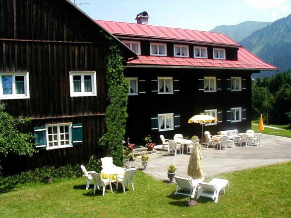 walmendinger-haus-hirschegg-kleinwalsertal