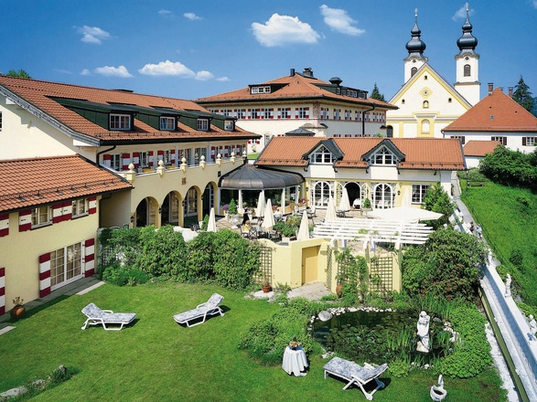 Residenz Heinz Winkler - Außenansicht