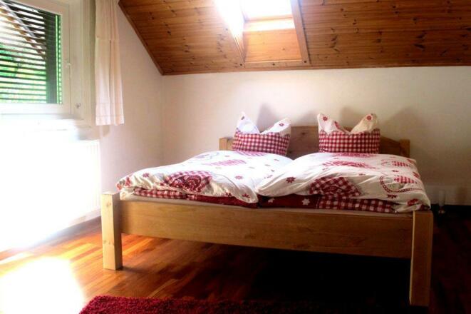 Schlafzimmer 2