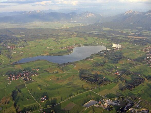 Luftaufnahme vom Riegsee (c) Tourist Information Murnau