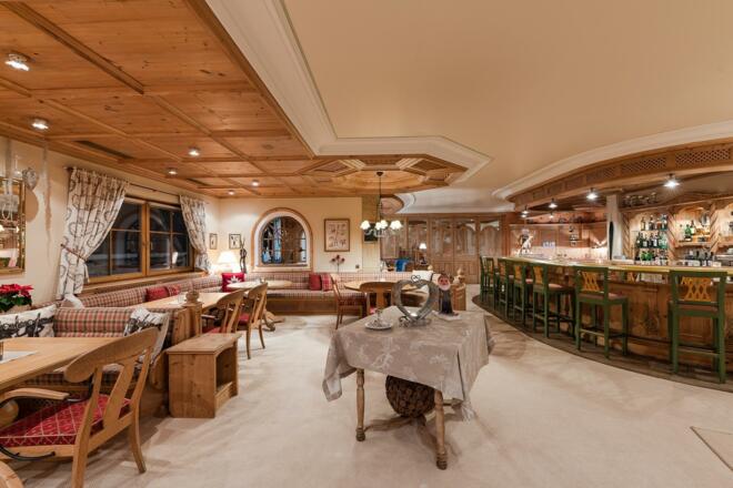 Hotel Guggis Zürs - Barbereich