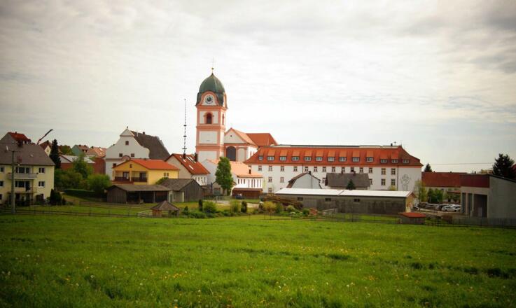 Rohr i.NB mit Benediktinerabtei und Asam-Kirche