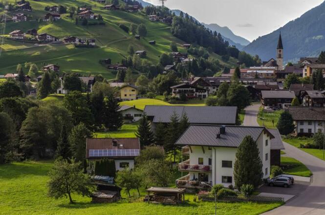 Ferienwohnungen Anna - Gaschurn im Sommer