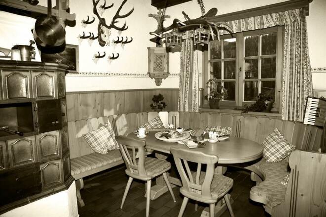 Mittereggalm Gaststube