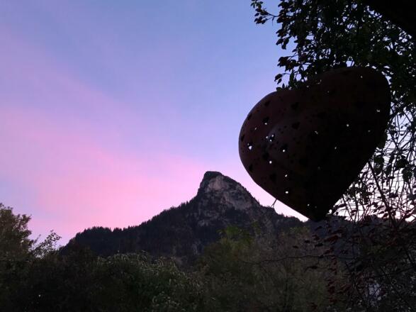 Bergblick auf den Hausberg Kofel vom Garten aus