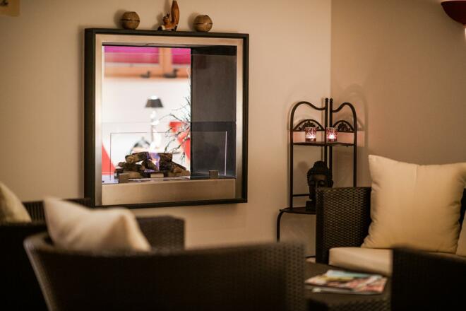 Hotel Guggis Zürs - Wellnessbereich-Kamin