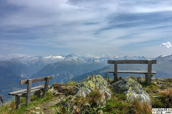 Alpenpanorama vom Gipfel der Hirschkarspitze.