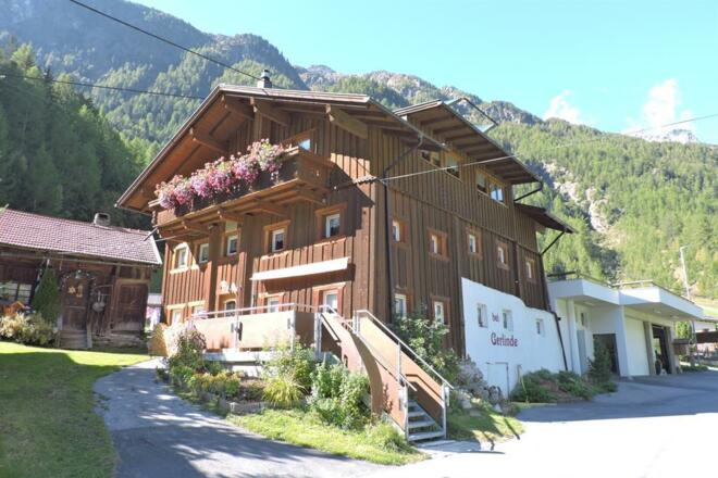 wunderschöne Vorderansicht Ferienhaus Gerlinde Söl