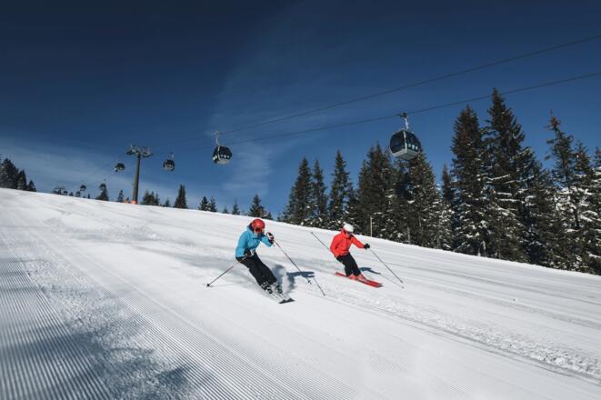 Abfahrt über die Piste