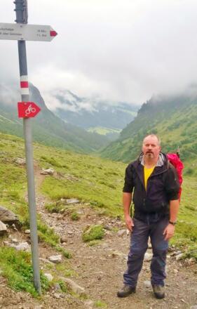 Aufsteig von Zug (Bildhintergrund) zum Stierlochjoch und zur Ravensburger Hütte