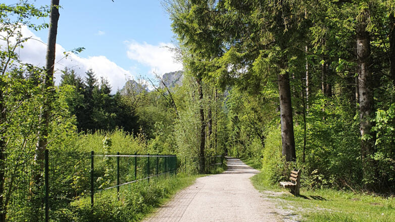Dorfrunde - Wanderweg hinter der Freizeitanlage
