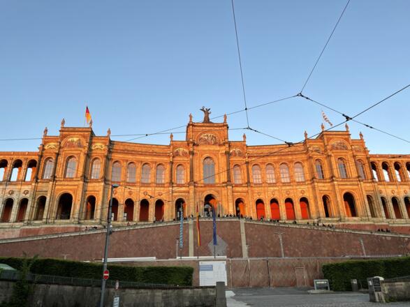 Maximilianeum bei Sonnenuntergang