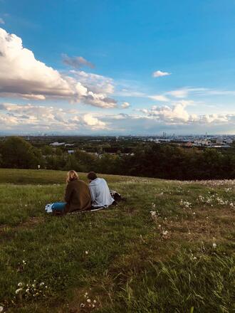 Fröttmaninger Berg: Picknicken mit Ausblick auf München