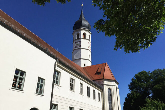 Ehemaliges Kloster und katholische Pfarrkirche St. Johann Baptist