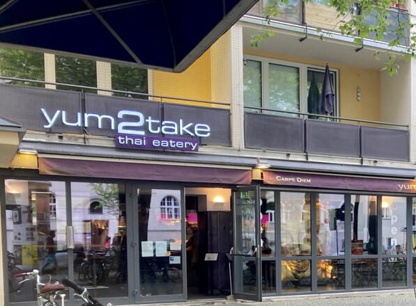 Yum2Take Schwabing Außenansicht