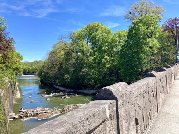 Blick auf die Isar von der Maximilliansbrücke